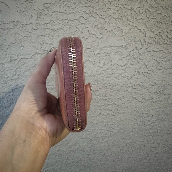 Miu Miu Pink Croc-Embossed Wallet - Picture 4 of 12